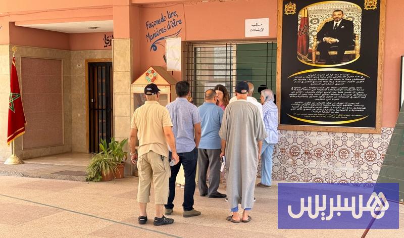 صناديق الاقتراع تستقبل ناخبي البيضاء