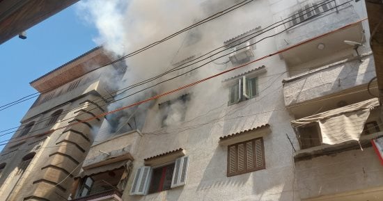 ماس كهربائى يشعل حريقا بمنزل ويمتد إلى حوش مجاور بمركز سوهاج دون إصابات
