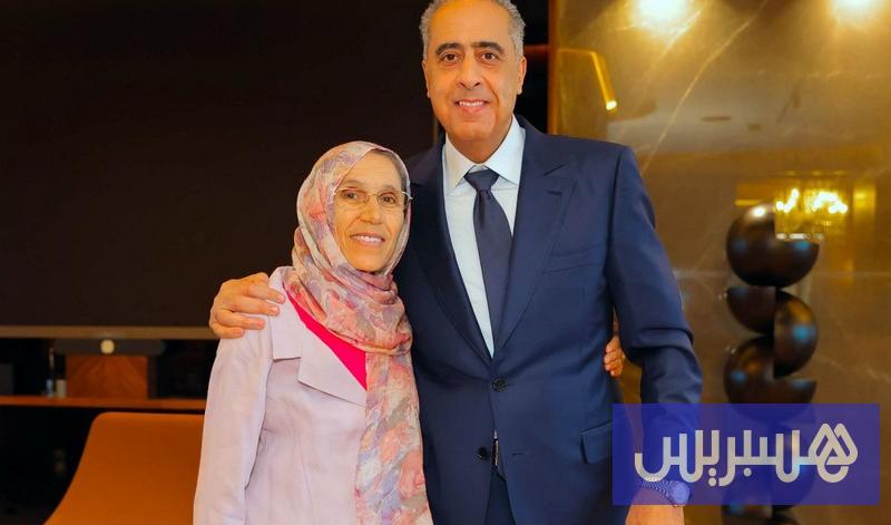 لقاء إنساني يجمع الحموشي بأستاذته