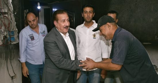 محافظ بورسعيد يتابع إعادة تأهيل منزل سيدة تضررت من حريق شقتها بحي المناخ