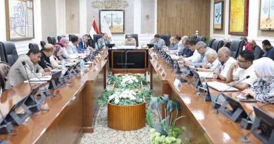 محافظ الوادي الجديد تترأس اجتماع مجلس إدارة صندوق استصلاح الأراضي وتصدر 9 قرارات