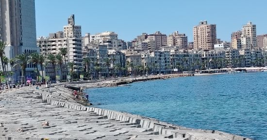الطقس اليوم.. فرص أمطار ببعض المناطق ونشاط رياح والعظمى بالقاهرة 31 درجة