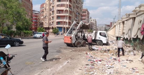 جهود مكثفة لرفع تجمعات القمامة وتحسين مستوى النظافة بحي ثالث الإسماعيلية