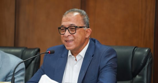 رئيس معهد التخطيط القومي يلتقي بالدفعة الجديدة لطلاب الماجستير الأكاديمي والمهني للعام 2026/2027