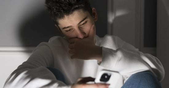30 ثانية فقط قد تغيّر نشاط دماغك.. ماذا يحدث عند مشاهدة الريلز؟