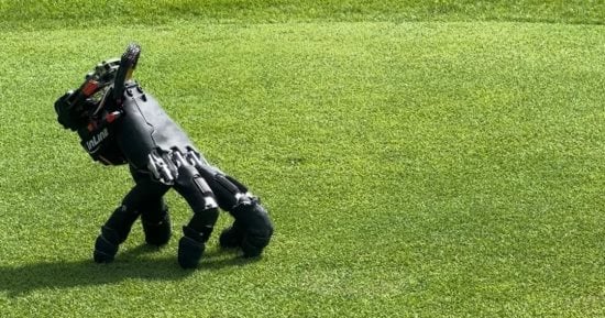 يد روبوتية تمشى بمفردها بفضل الذكاء الاصطناعى.. تزحف على 14 نوعا من الأسطح