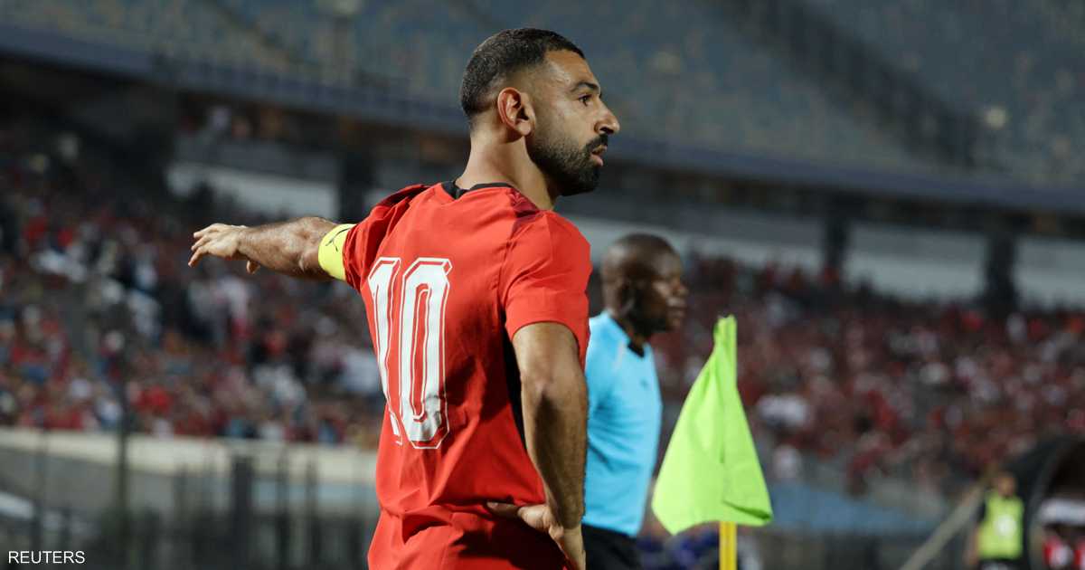صلاح يعيد الجدل.. هل النجيل الصناعي أخطر على اللاعبين؟