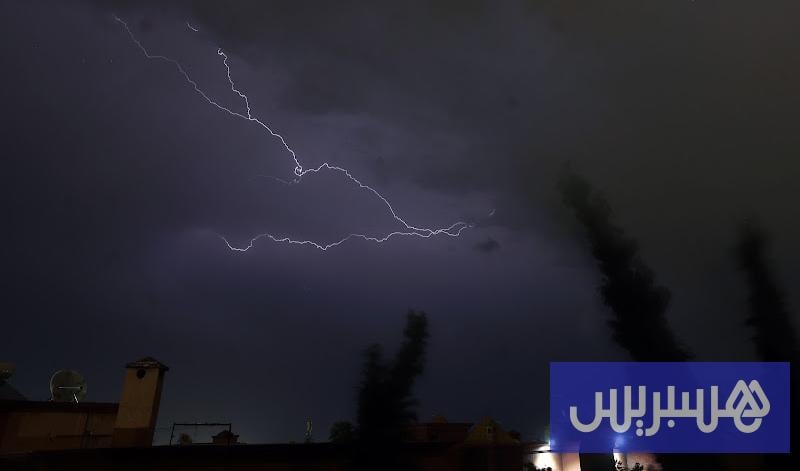 زخات رعدية وبرد ورياح بأربعة أقاليم