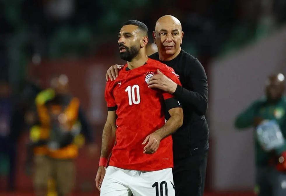 صلاح في مواجهة الجهاز الفني لمنتخب مصر