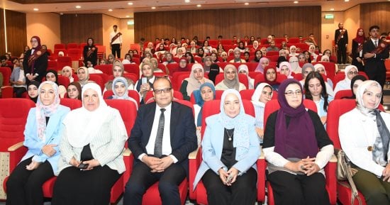 كلية الطب بجامعة الإسماعيلية الأهلية تستقبل طلابها الجدد وتكرم المتفوقين