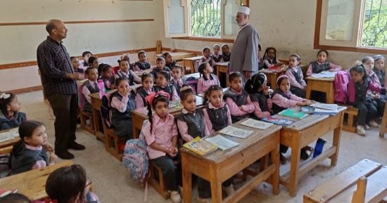 رئيس سوهاج الأزهرية يتفقد معهد فتيات علي بن أبي طالب لمتابعة انتظام الدراسة