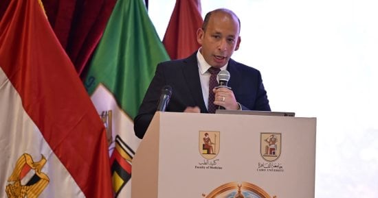 عميد طب قصر العينى: تعاملنا بحرفية مع المرضى فى الأوبئة والحروب والكوارث