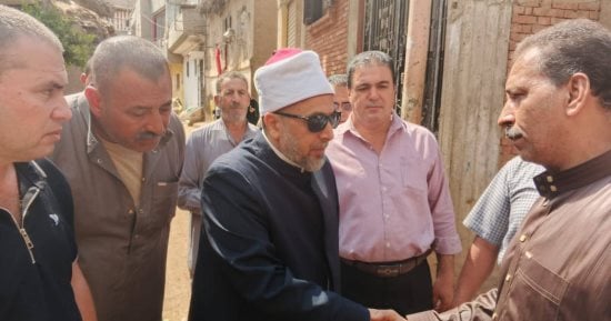 وفد بقيادة رئيس منطقة الشرقية الأزهرية يقدم واجب العزاء في وفاة طالبة
