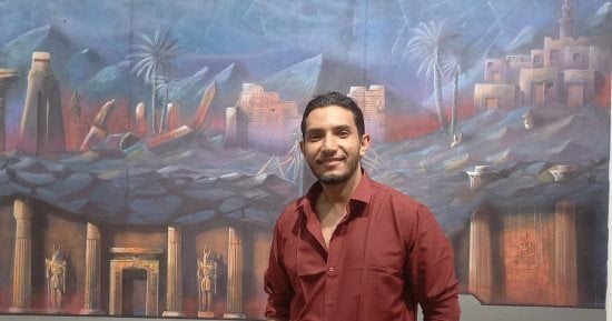 محمود فرج.. فنان تشكيلي وثق الأساطير القديمة والشعبية بمعرض فن تشكيلي (صور)