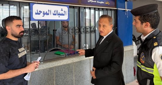مدير أمن دمياط يتابع تفعيل خدمات الشباك الواحد بإدارات المرور.. صور