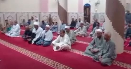 "أوقاف الأقصر" تُقيم مجلس البردة الشريفة بمسجد أبو نعيم بإسنا