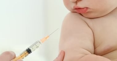 مين يحتاج لقاح RSV؟..فئات أكثر عرضة لمضاعفات الفيروس المخلوى