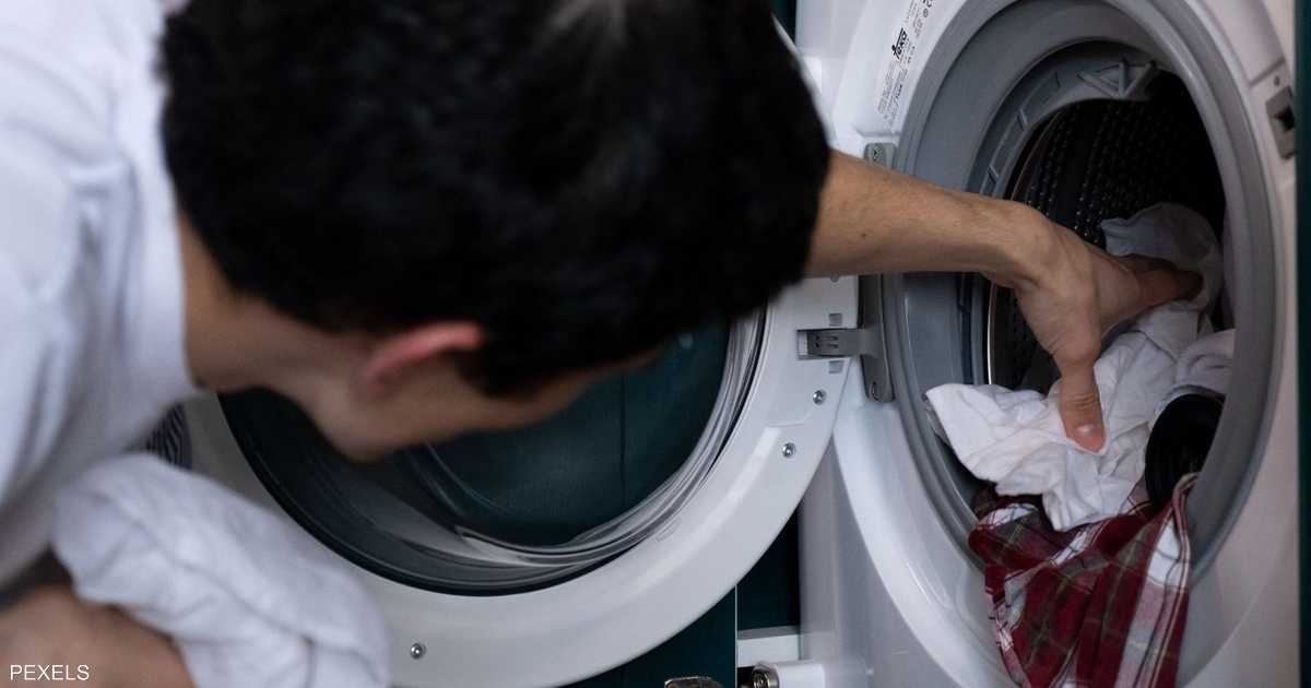 خبراء يحسمون الجدل.. متى يجب غسل الملابس؟