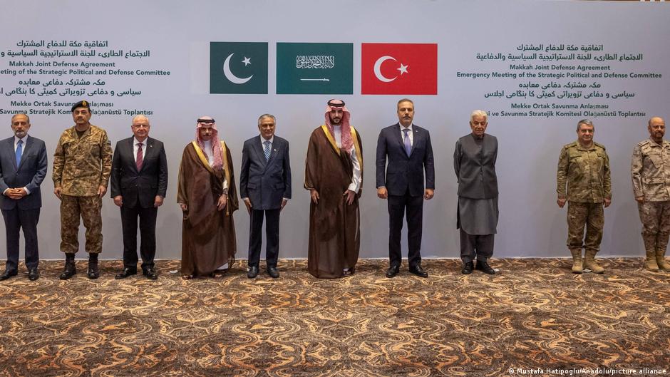 في مواجهة الحوثيين.. "حلف مكة" ينشر قوات عسكرية في السعودية