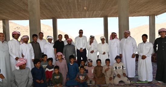 محافظ جنوب سيناء يتفقد تجمع عرب النجمات بطابا ويتابع أعمال الحماية من السيول