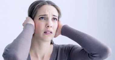 إزاى دماغك بيفهم الصوت؟.. رحلة الموجات الصوتية داخل الأذن