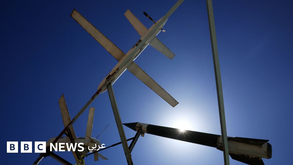 صواريخ أنصار الله تستهدف مطار عدن الدولي وسط تصاعد القتال في اليمن
