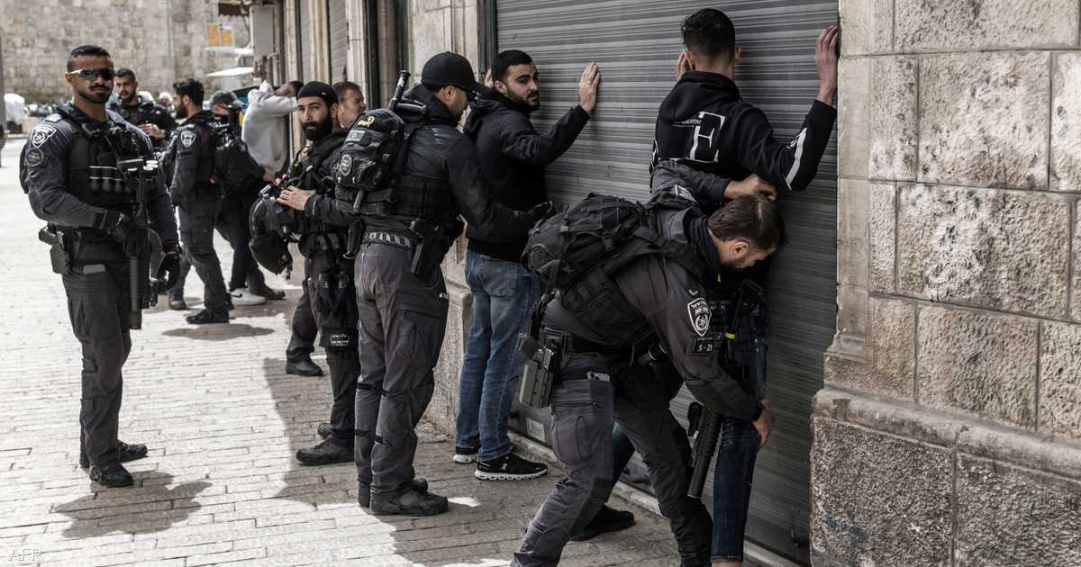 ليلة مداهمات شمال غربي القدس.. اعتقالات واسعة