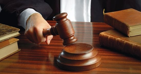 اليوم.. محاكمة رجل أعمال و3 موظفين بتهمة الرشوة