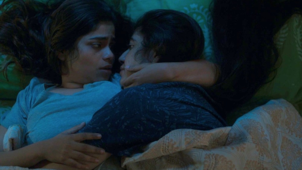 المنتج الحائز على جائزة Sundance Neeraj Churi يأخذ أغنية Busan لـ Awedacious Originals "حول علاقة حميمة" (حصريًا)