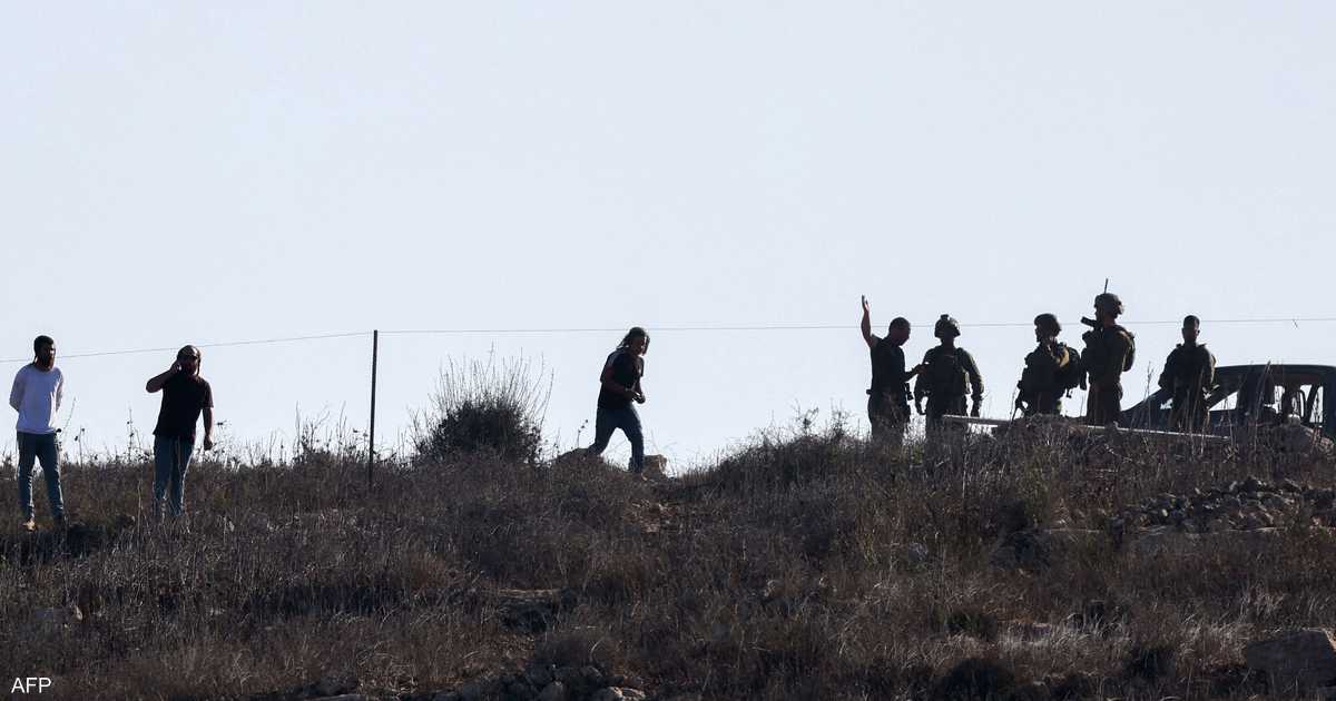 اعتداءات المستوطنين تلاحق الفلسطينيين في موسم جني الزيتون