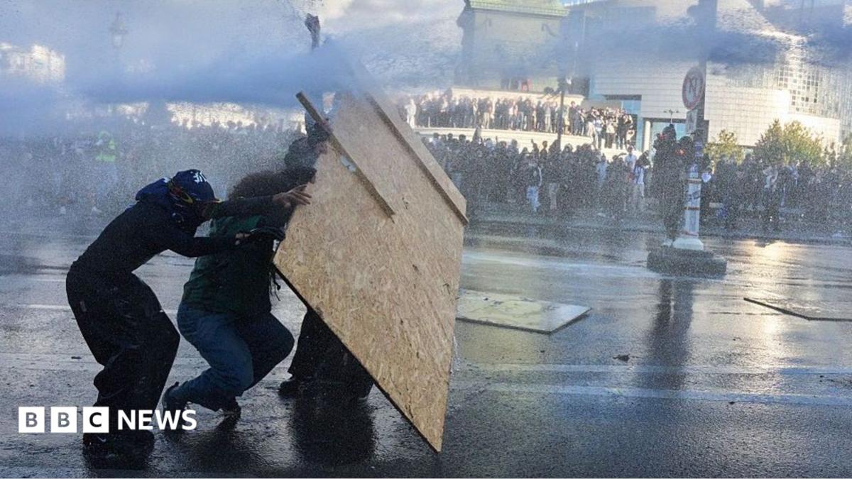فرنسا تعد بتوفير 3000 معلم إضافي في خطوة أولى لتهدئة الاحتجاجات الطلابية