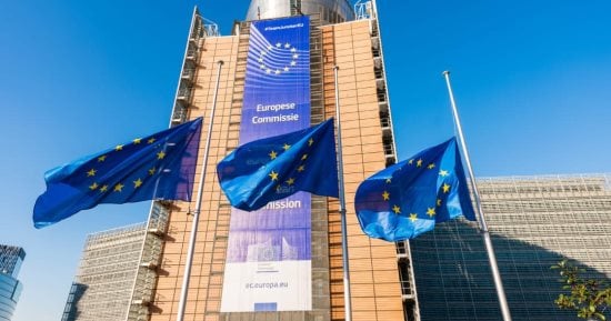 المفوضية الأوروبية تستنكر العقوبات الأمريكية وتتمسك بدعم الجنائية الدولية