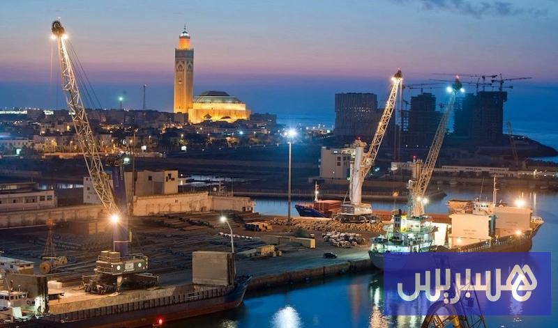 ميناء البيضاء يهدد بإبعاد السفن المتأخرة .. وغرامات تبلغ 25 ألف دولار يوميا
