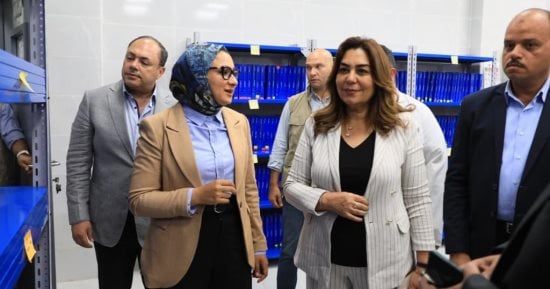 وزيرة التنمية المحلية ومحافظ الوادي الجديد تتفقدان وحدة طب الأسرة بالنهضة