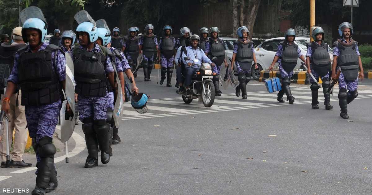 بعد حذف 130 مليون ناخب من القوائم.. "حركة الصراصير" تحتج