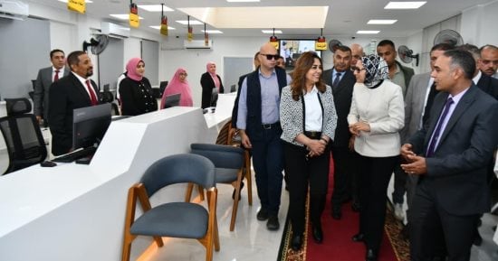 وزيرة التنمية المحلية ومحافظ الوادي الجديد تفتتحان المركز التكنولوجى بالديوان العام