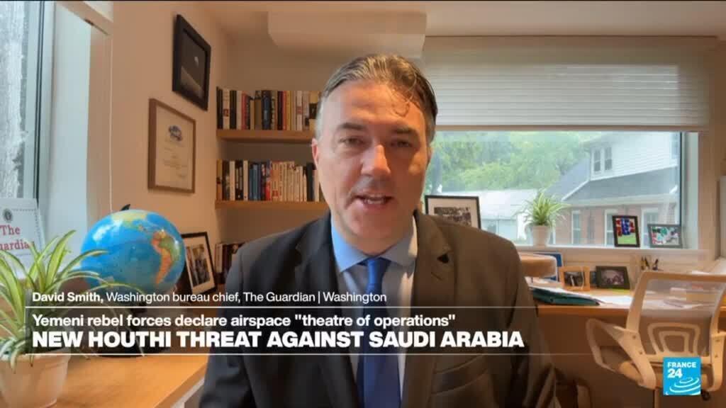 قال التحالف الذي تقوده السعودية إن هجوما جديدا على مطار الرياض تسبب في نشوب حريق، بعد يوم من ضربة أسفرت عن مقتل 12 شخصا.