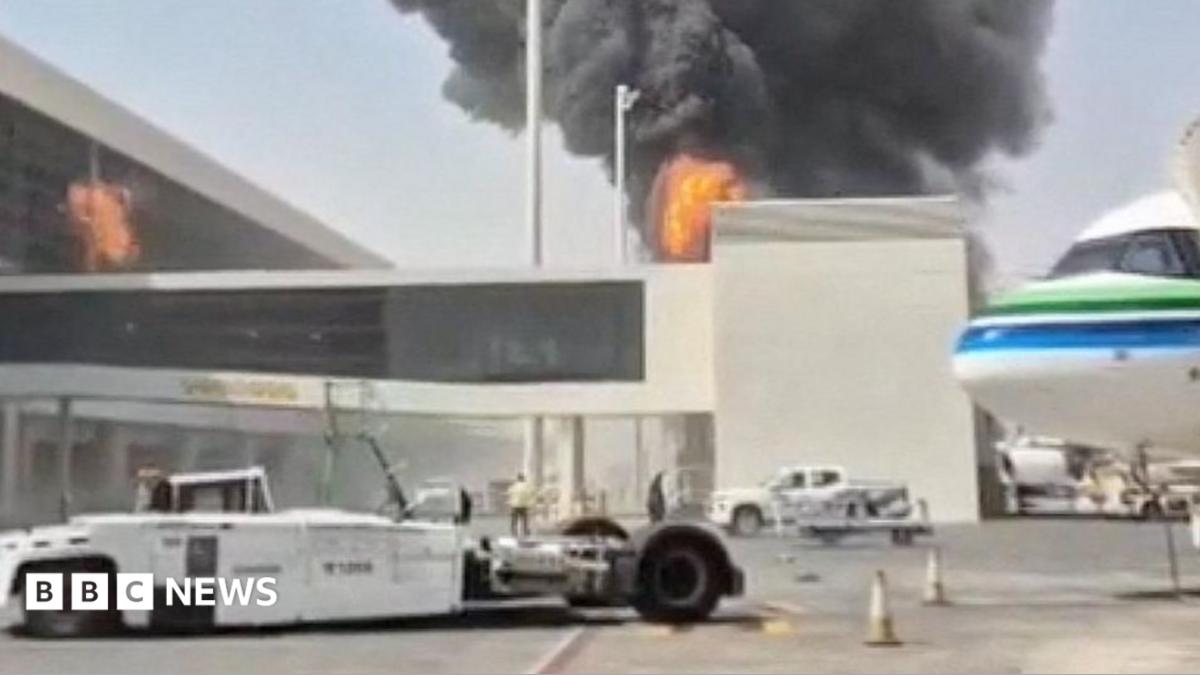 وزير سعودي يتوعد "بالرد الجاد" على هجمات الحوثيين على المطارات
