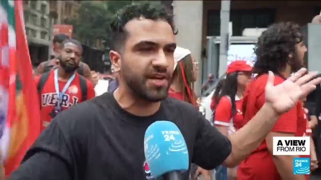 وفي البرازيل، تظاهر الآلاف ضد عودة بولسونارو إلى الرئاسة