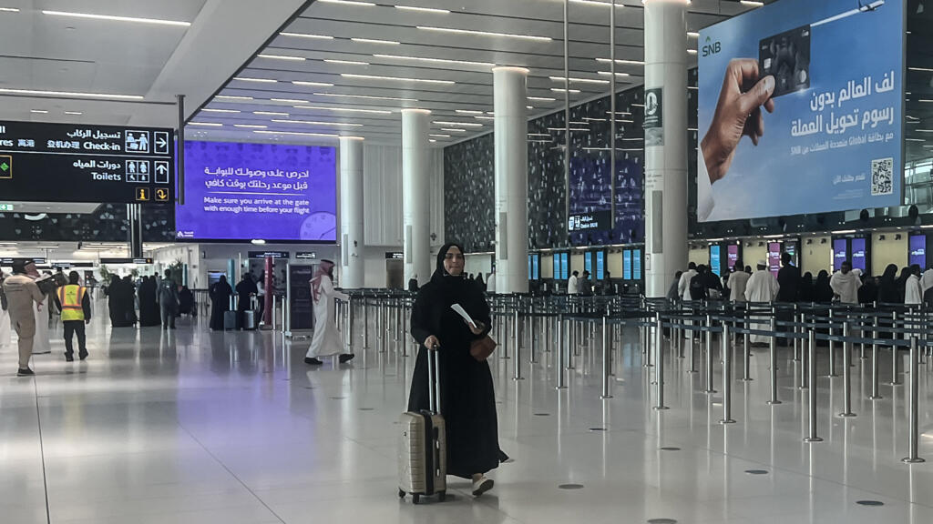 السفارة الفرنسية في الرياض تطلب من مواطنيها تجنب المطارات السعودية التي يستهدفها الحوثيون