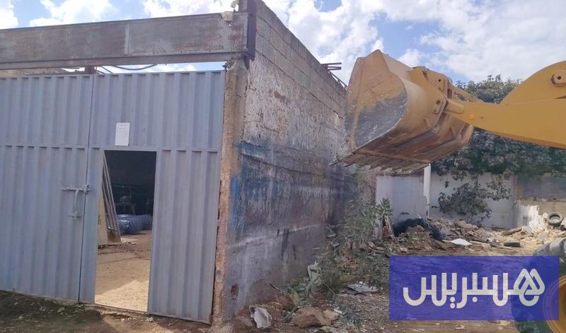 جرافات الهدم تعود إلى ضواحي البيضاء