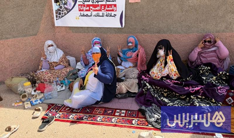 أرامل ومطلقات "في العراء" بالداخلة