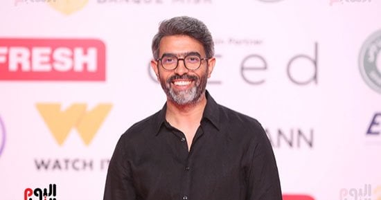 من صف تانى لـ نقطة بيضا.. عمرو عابد يراهن على سينما الإنسان