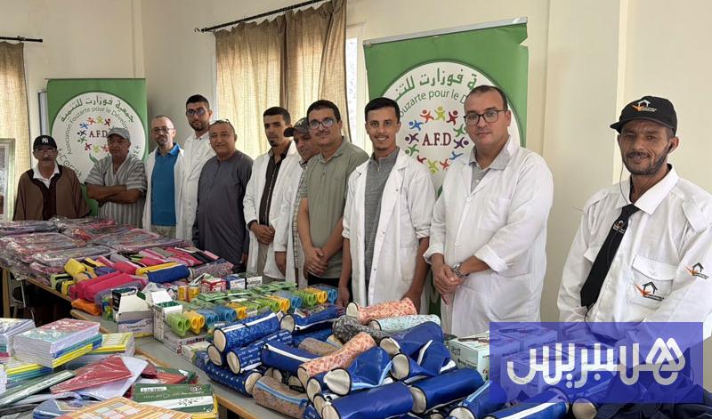 جمعية توفر مستلزمات مدرسية بتزنيت