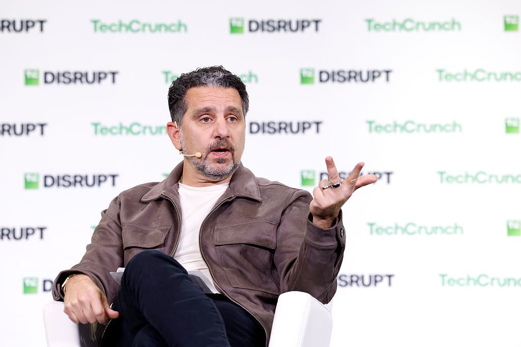 يرى بانوس باناي، رئيس أجهزة أمازون، مستقبلًا تحل فيه أجهزة الذكاء الاصطناعي محل الحاجة إلى استخدام التطبيقات