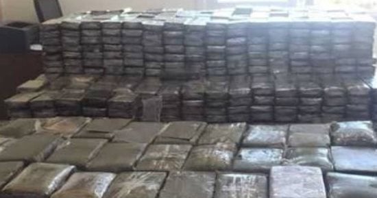 أباطرة الحشيش فى قبضة الأمن.. ضبط مكبس تصنيع وسلاح آلى بالإسماعيلية