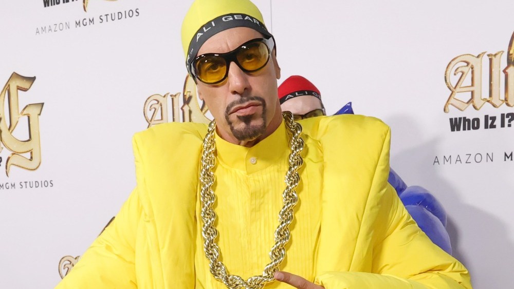 فيلم Ali G لساشا بارون كوهين يعرض لأول مرة فيلمًا جديدًا والمزيد من صور السجادة الحمراء: أكتوبر 2026