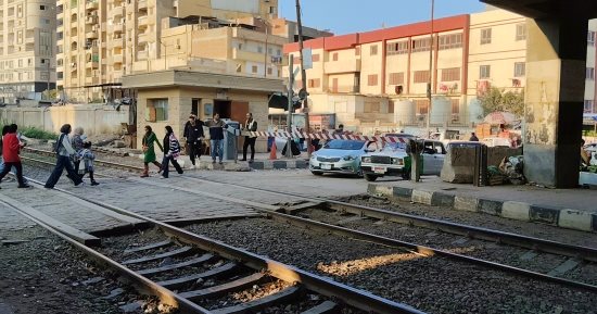 غدا إغلاق مزلقان كوبرى الشريعى بسمالوط لأعمال الصيانة.. اعرف الطرق البديلة