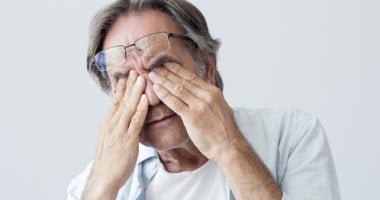 7 أخطاء يومية تؤثر سلبا على نظرك مع التقدم بالعمر.. تجنبها