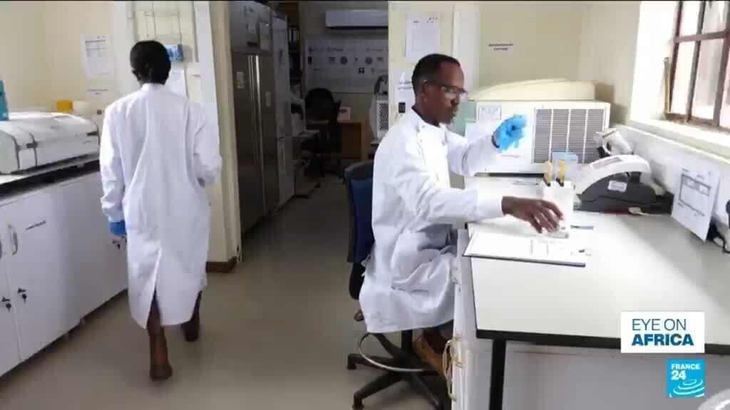 أوغندا تطلق تجربة لقاح ضد الإيبولا